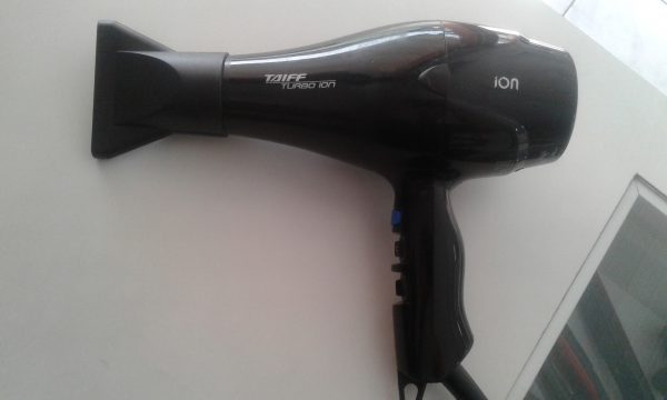 secador de cabelo Taiff turbo ion 1900 w 127v revisado com garantia de 90 dias.
